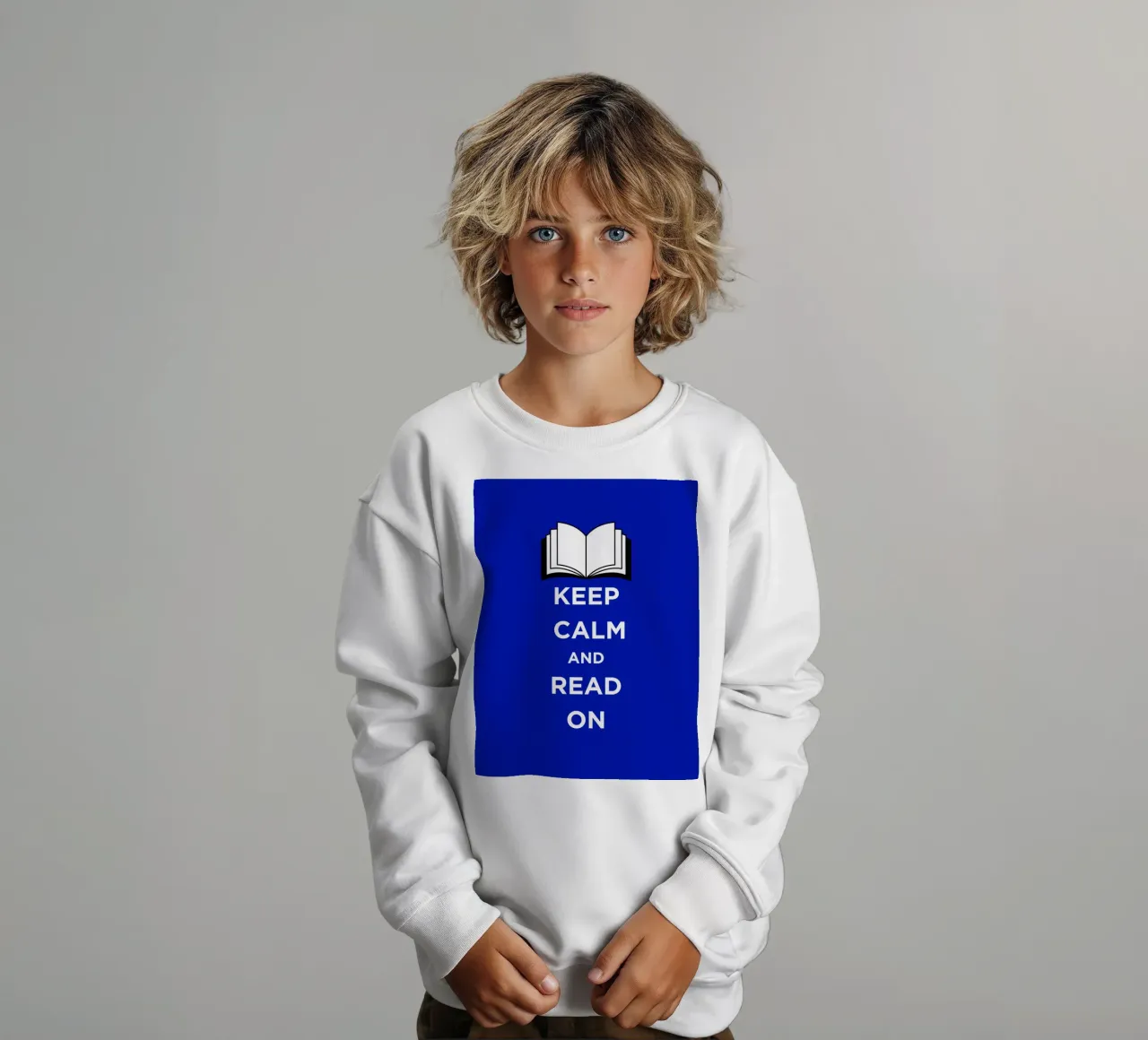 Keep Calm and Read On - Blue Background felpa bambino da FABOArt