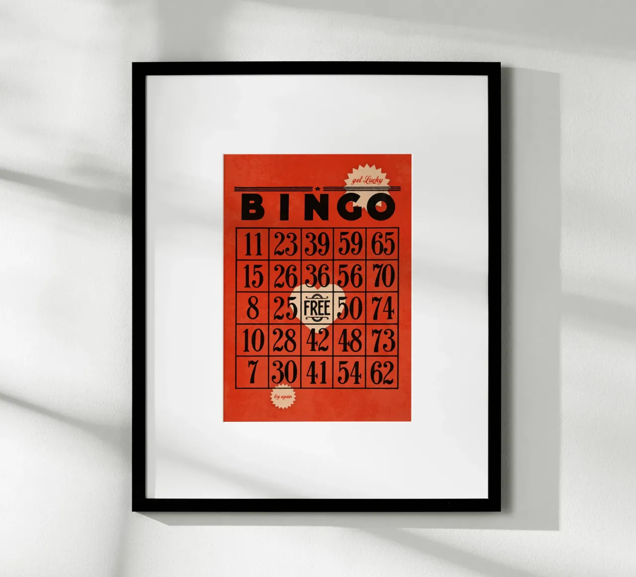 LUCKY IN LOVE poster con telaio in plastica da lazydaypaper