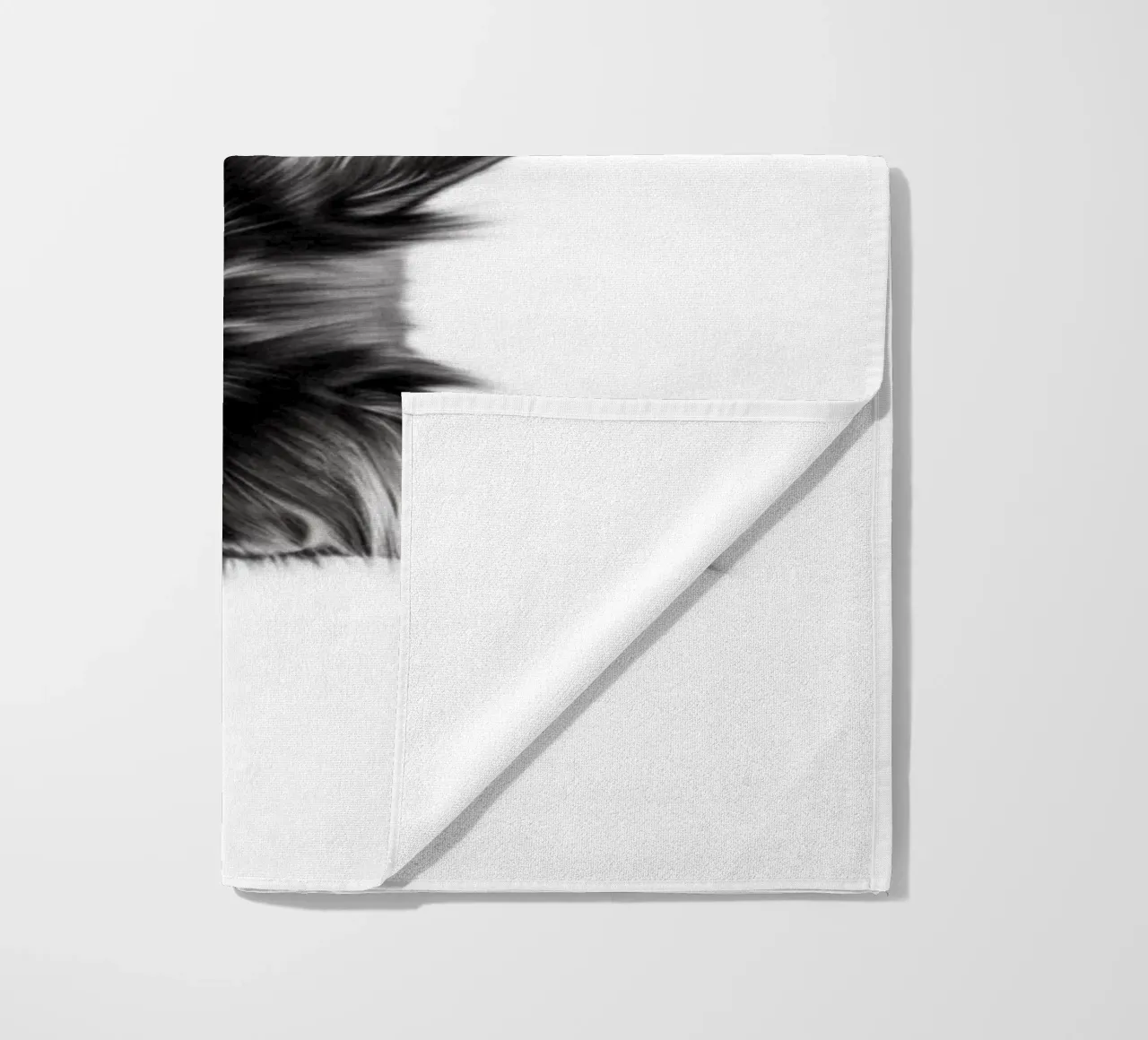 Un simpatico gattino dice "ciao" telo mare da Carinaprint