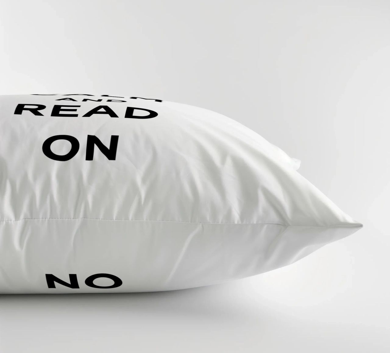 KEEP CALM AND READ ON cuscino da FABOArt