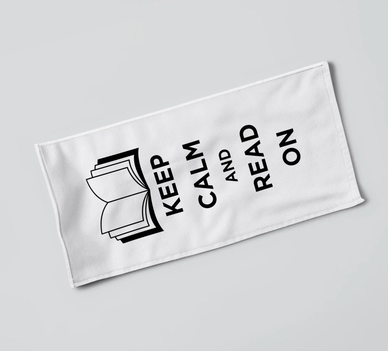 KEEP CALM AND READ ON asciugamano da bagno da FABOArt