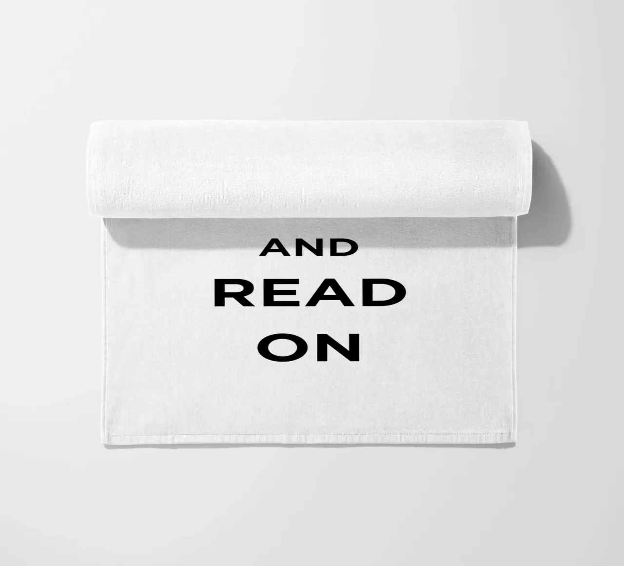 KEEP CALM AND READ ON strandhanddoek van FABOArt