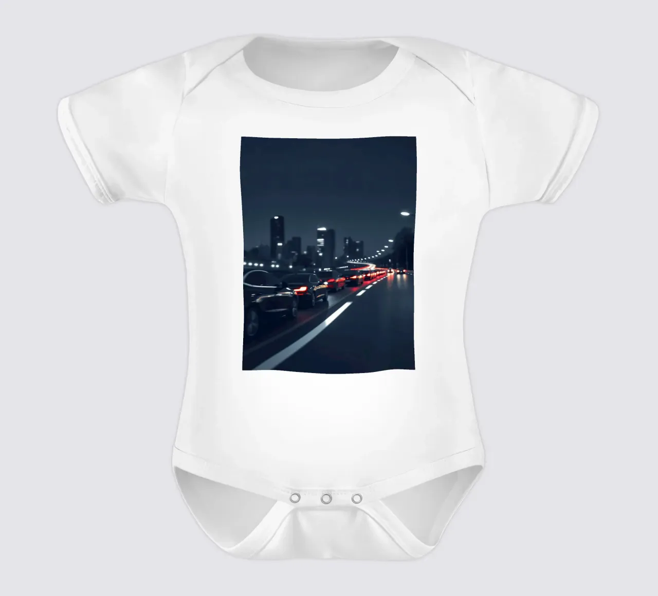 Traffic moving through a city highway at nigh babyrompertje korte mouwen van DesignDoodle