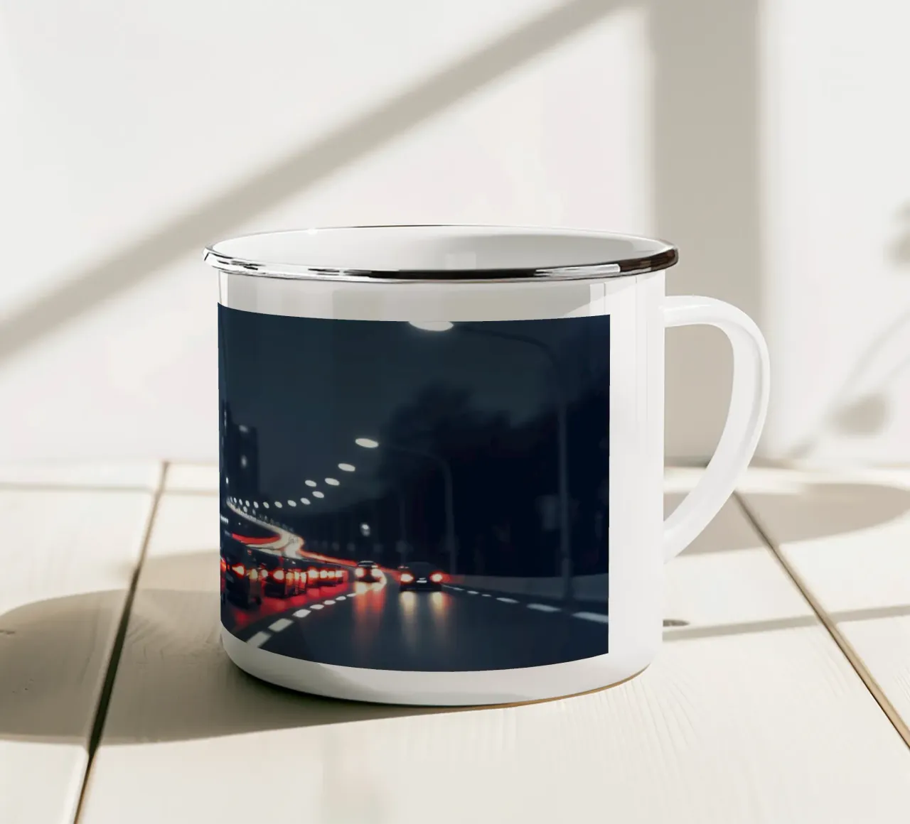 Traffic moving through a city highway at nigh tazza in smalto da DesignDoodle