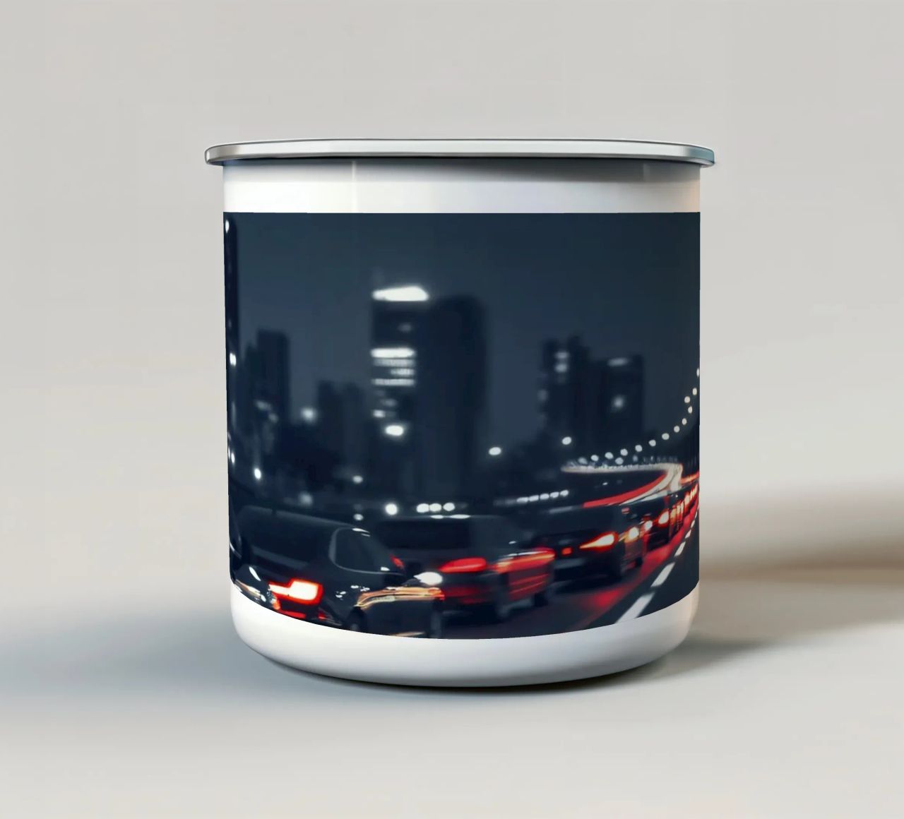 Traffic moving through a city highway at nigh tazza in smalto da DesignDoodle