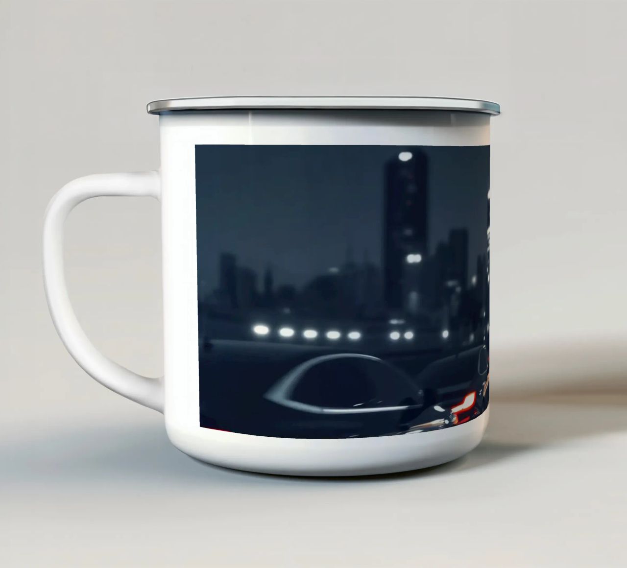 Traffic moving through a city highway at nigh tazza in smalto da DesignDoodle
