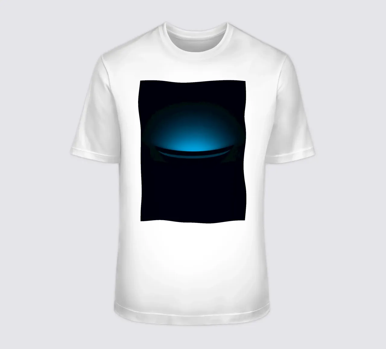 Sottile bagliore blu che illumina una superficie curva in un set buio t-shirt da DesignDoodle