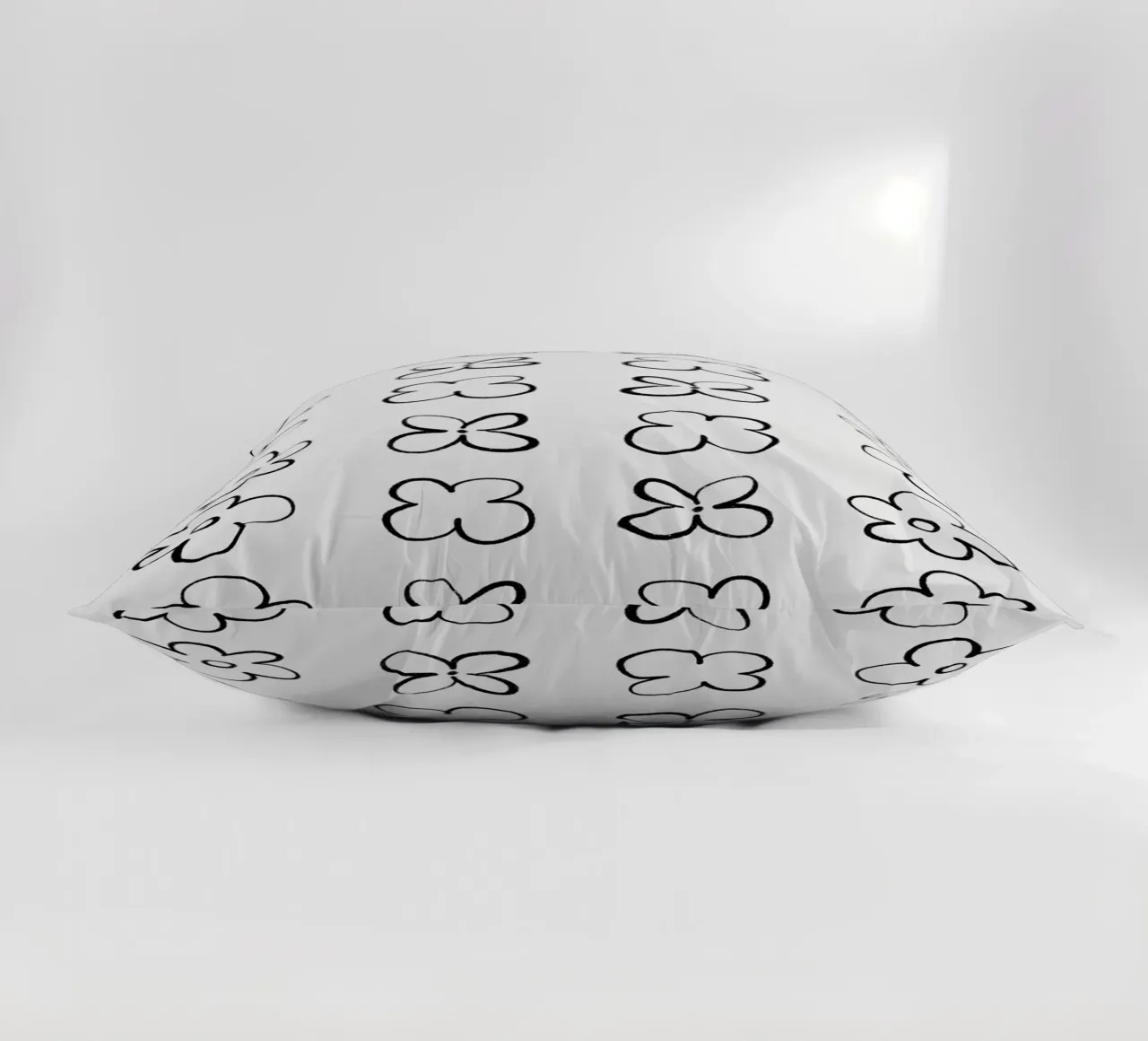 Delicate Line No 32 cuscino da treechild