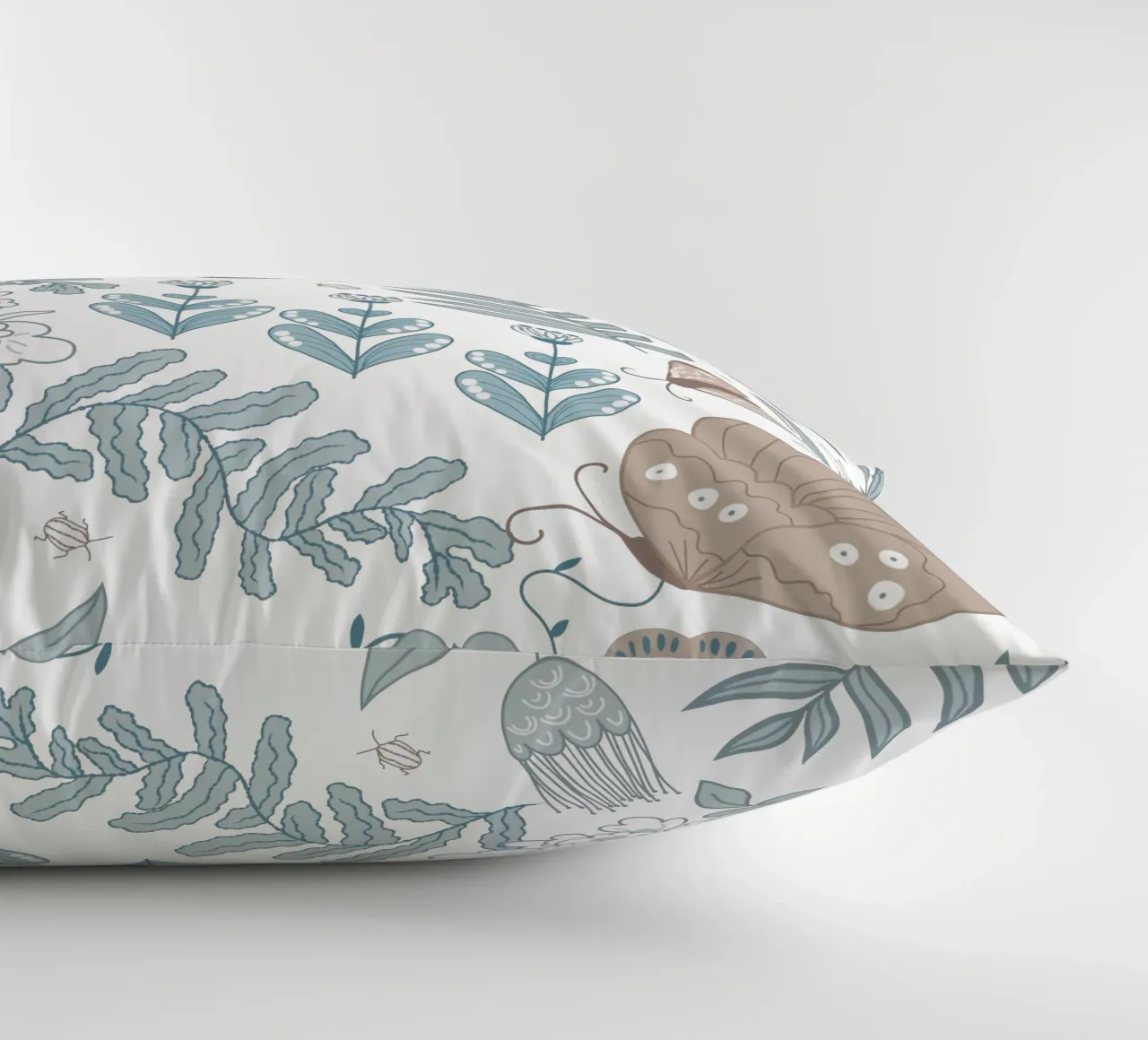 Busy life in the fields cuscino da Mandalla Pattern