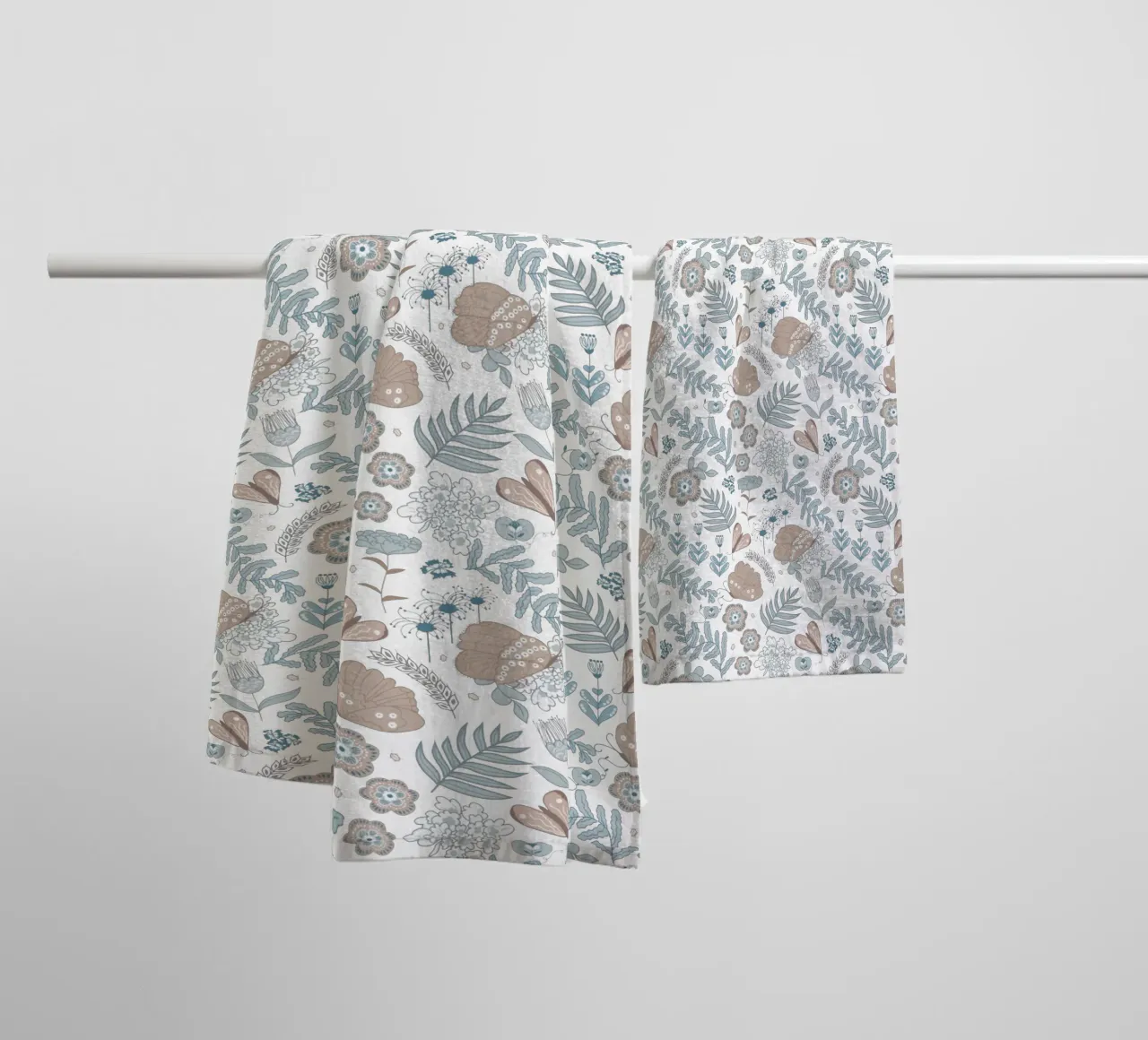 Busy life in the fields toalla de baño de Mandalla Pattern